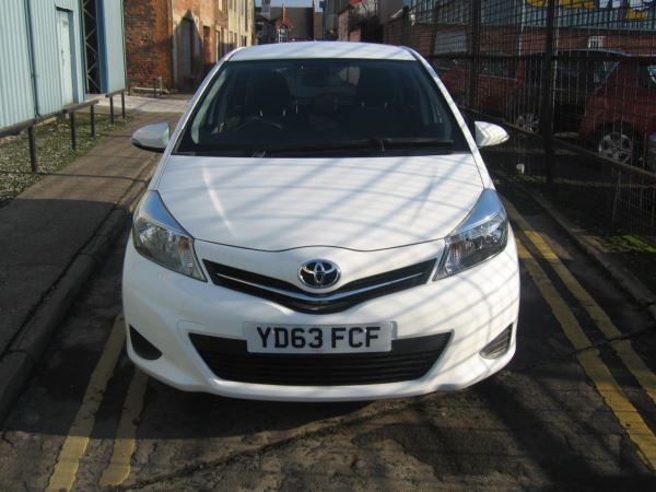 2013 Toyota Yaris 1.0 VVT-i TR image 2