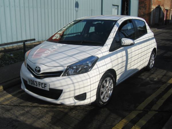 2013 Toyota Yaris 1.0 VVT-i TR image 3