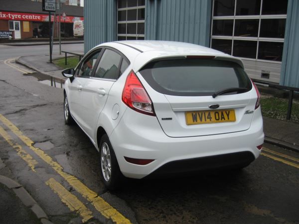 2014 Ford Fiesta 1.6 TDCi Zetec image 6