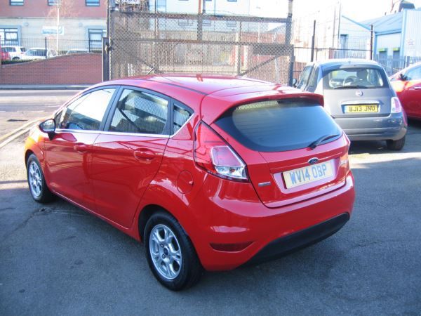2014 Ford Fiesta 1.6 TDCi Zetec image 3