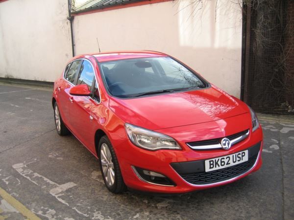 2012 Vauxhall Astra 1.6i 16V image 2