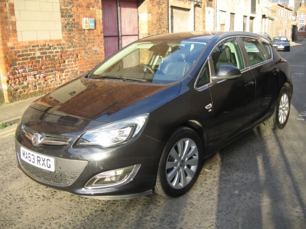 2013 Vauxhall Astra 2.0 CDTi 16V image 1