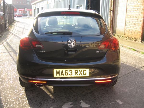 2013 Vauxhall Astra 2.0 CDTi 16V image 4