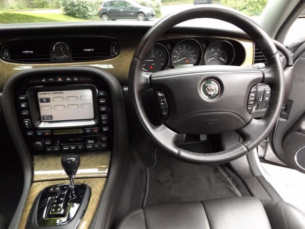 2004 Jaguar XJ6 3.0 V6 Sport image 9