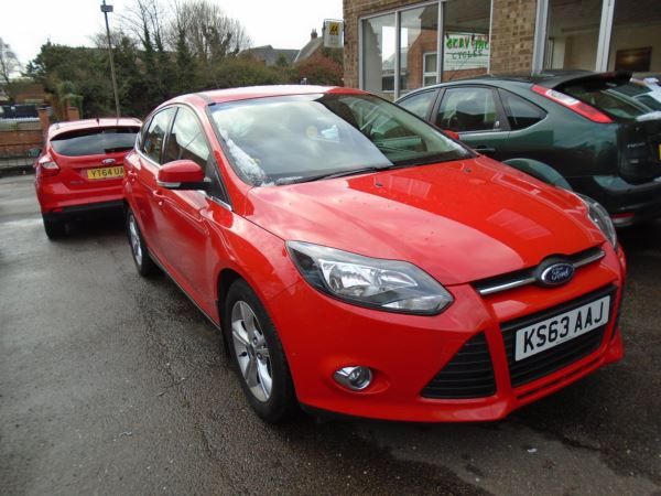 2013 Ford Focus 1.0 EcoBoost Zetec image 2