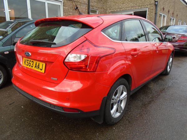 2013 Ford Focus 1.0 EcoBoost Zetec image 3