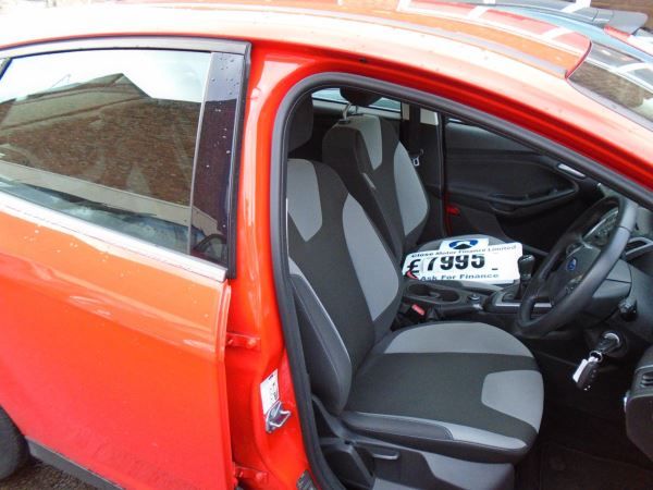 2013 Ford Focus 1.0 EcoBoost Zetec image 6