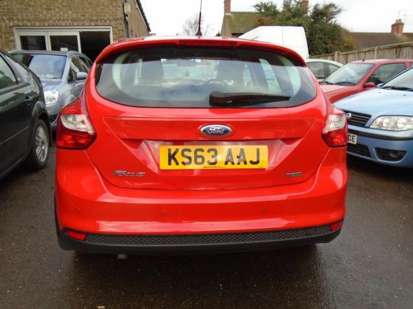 2013 Ford Focus 1.0 EcoBoost Zetec image 8