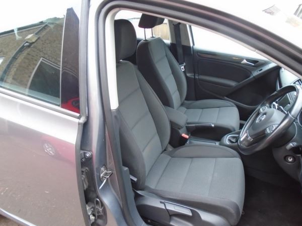 2010 Volkswagen Golf 2.0 TDi image 5