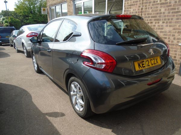 2012 Peugeot 208 1.2 VTi image 4