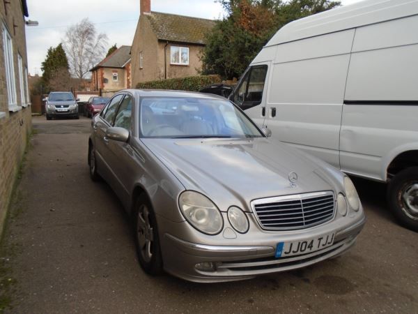 2005 Mercedes-Benz E320 CDI image 1