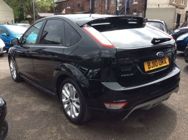 2010 Ford Focus 1.6 Zetec S 5d image 2