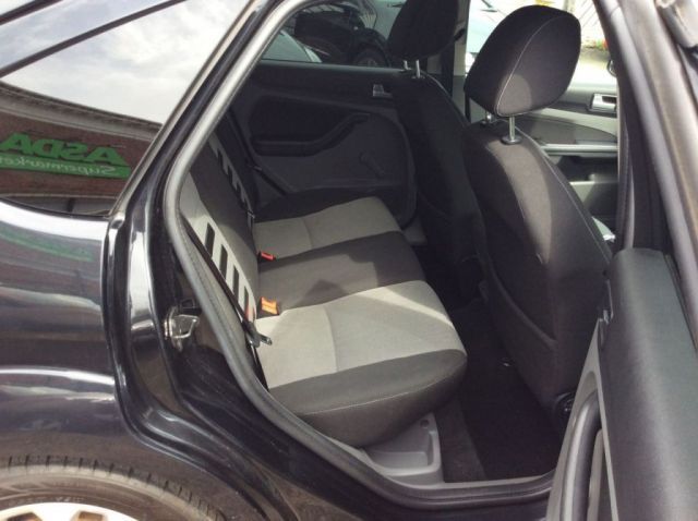 2010 Ford Focus 1.6 Zetec S 5d image 9
