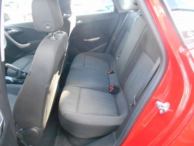 2011 Vauxhall Astra 1.4 5d image 7