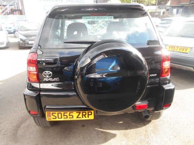 2005 Toyota RAV4 2.0 XT-R D-4D 3d image 3