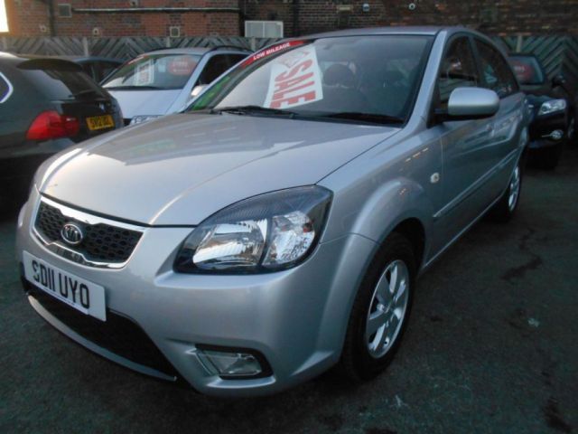 2011 Kia Rio 1.4 2 5d image 1