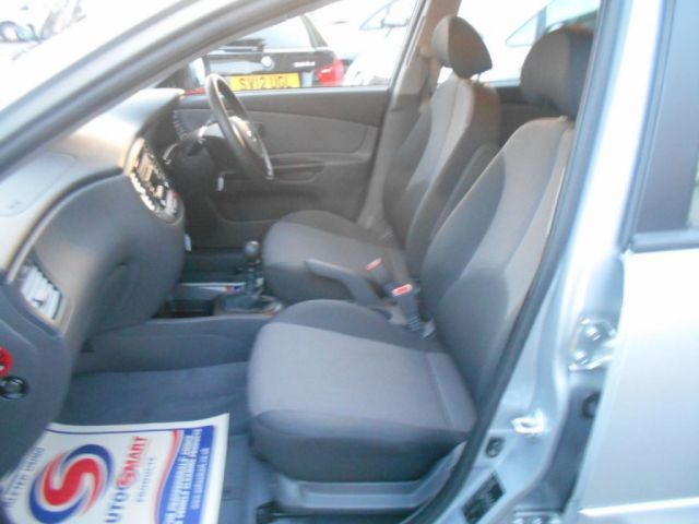 2011 Kia Rio 1.4 2 5d image 7