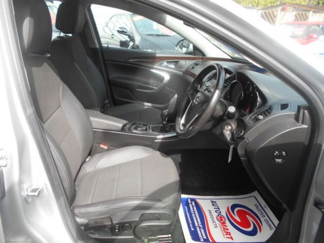 2009 Vauxhall Insignia 1.8 SE 5d image 6