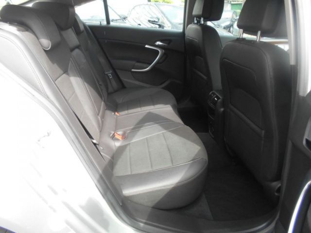 2009 Vauxhall Insignia 1.8 SE 5d image 8