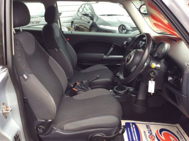 2006 MINI Hatch One 1.6' 3d image 6