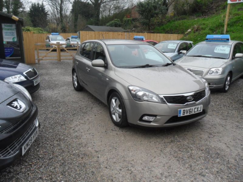 2011 Kia Ceed 1.6 Crdi 5dr image 1