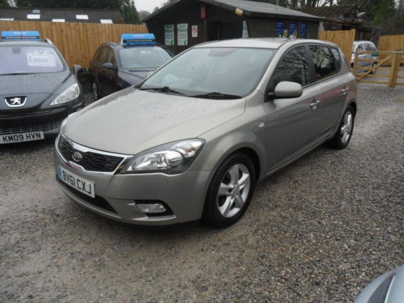 2011 Kia Ceed 1.6 Crdi 5dr image 3