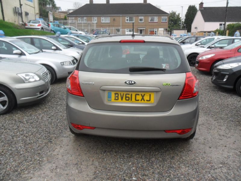 2011 Kia Ceed 1.6 Crdi 5dr image 5