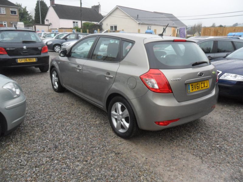 2011 Kia Ceed 1.6 Crdi 5dr image 6