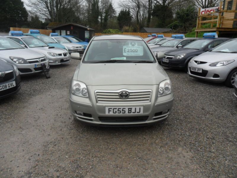 2005 Toyota Avensis 2.2 D-4D T4 5dr image 2
