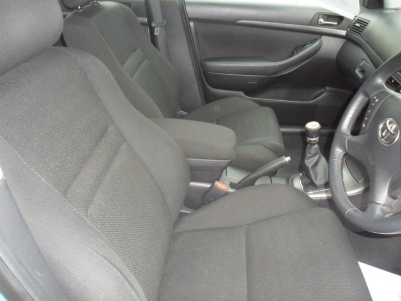 2005 Toyota Avensis 2.2 D-4D T4 5dr image 8