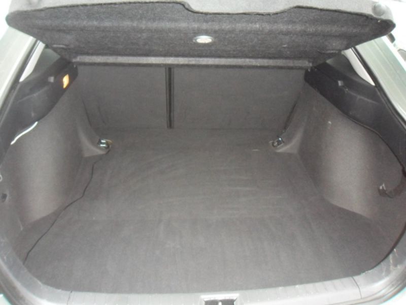 2005 Toyota Avensis 2.2 D-4D T4 5dr image 10