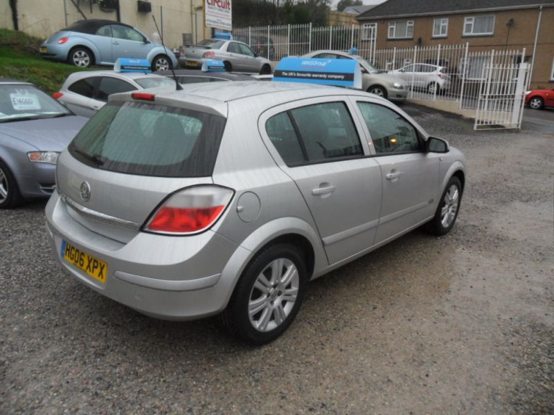2006 Vauxhall Astra 1.4 5dr image 4