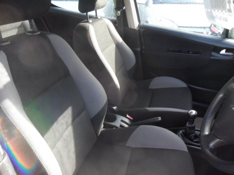 2007 Peugeot 207 1.4 S 5dr image 8