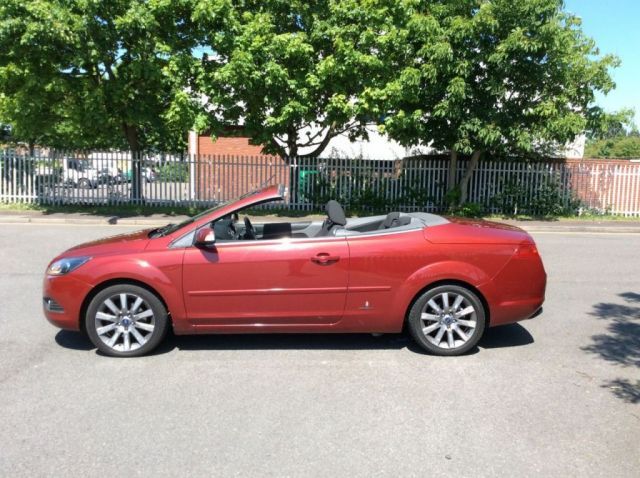 2008 Ford Focus 2.0 CC2 2d image 2