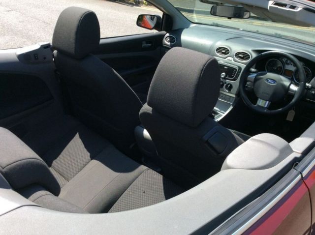 2008 Ford Focus 2.0 CC2 2d image 8