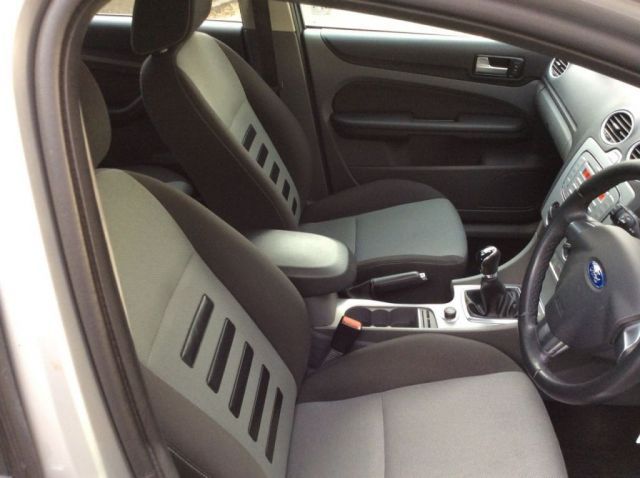 2008 Ford Focus 1.8 Zetec TDCI 5d image 9