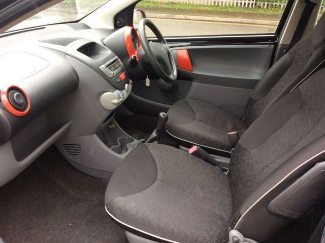 2010 Peugeot 107 1.0 Urban 3d image 8