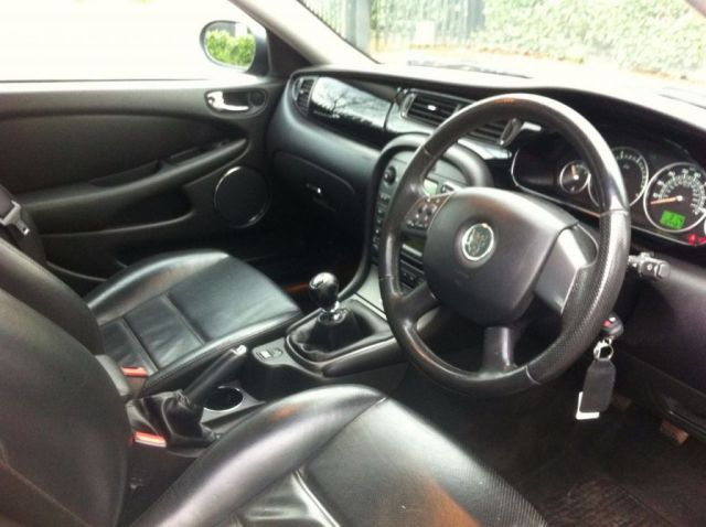 2005 Jaguar X-Type 2.2 Sport 5d image 8