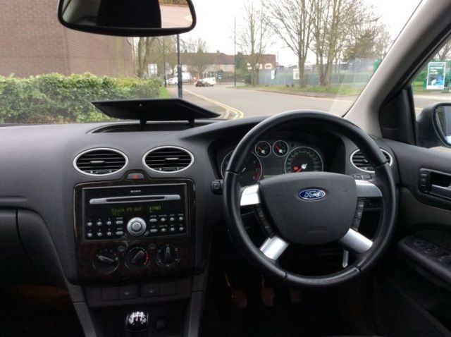 2007 Ford Focus 1.6 Ghia 16V 5d image 7