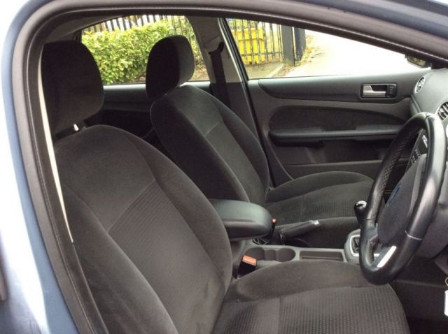 2007 Ford Focus 1.6 Ghia 16V 5d image 9
