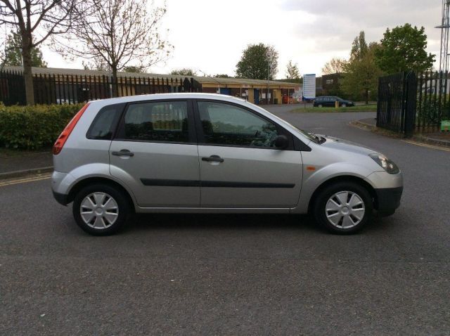 2007 Ford Fiesta 1.2 16V 5d image 2
