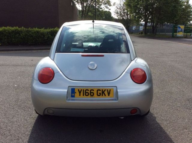 2001 Volkswagen Beetle 2.0 8V 3d image 3