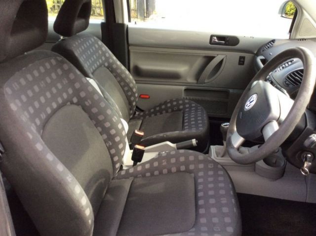 2001 Volkswagen Beetle 2.0 8V 3d image 8