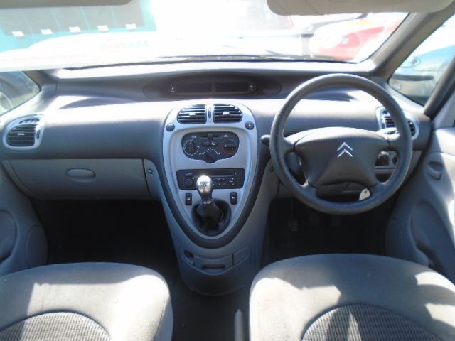 2005 Citroen Xsara Picasso 1.6 5dr image 5