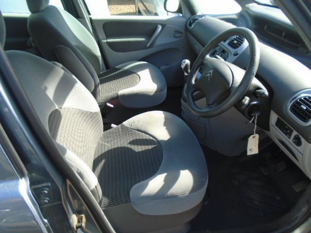 2005 Citroen Xsara Picasso 1.6 5dr image 6