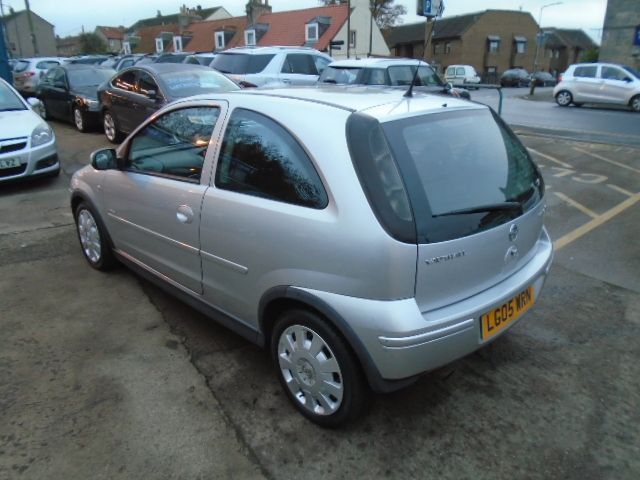 2005 Vauxhall Corsa 1.4 16V 3 image 3