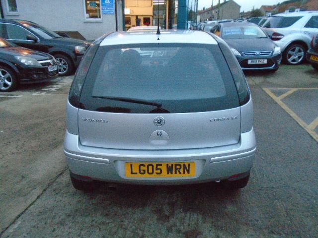 2005 Vauxhall Corsa 1.4 16V 3 image 4