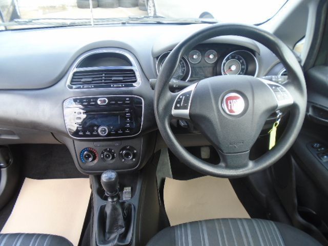 2010 Fiat Punto Evo 1.4 3dr image 7