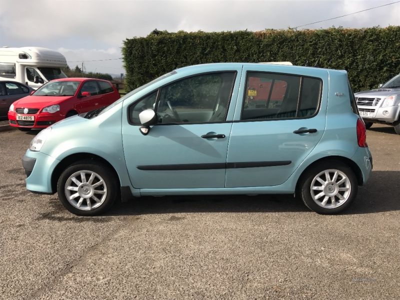 2010 Renault Modus 1.2 I-MUSIC 16V image 3