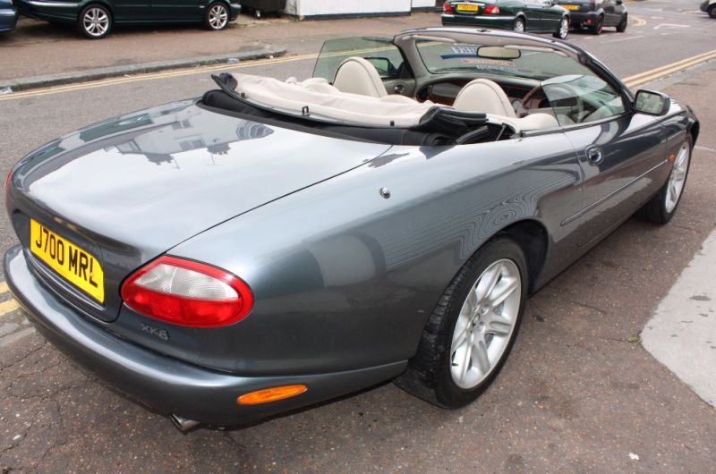 1997 Jaguar XK8 4.0 image 2